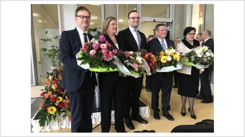 Foto v.l.n.r. Dr. Thomas Gebhart, Sabine Weiss, Jens Spahn, Hermann Gröhe, Ingrid Fischbach Foto v.l.n.r. Dr. Thomas Gebhart, Sabine Weiss, Jens Spahn, Hermann Gröhe, Ingrid Fischbach